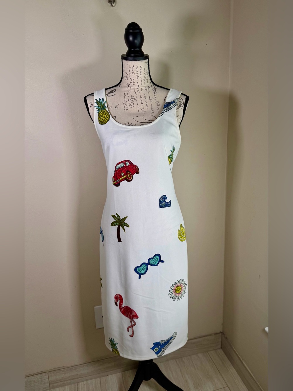 Nicole Miller White Sleeveless High-Low Dress with Multicolor Summer Motifs - Picture 3 of 9